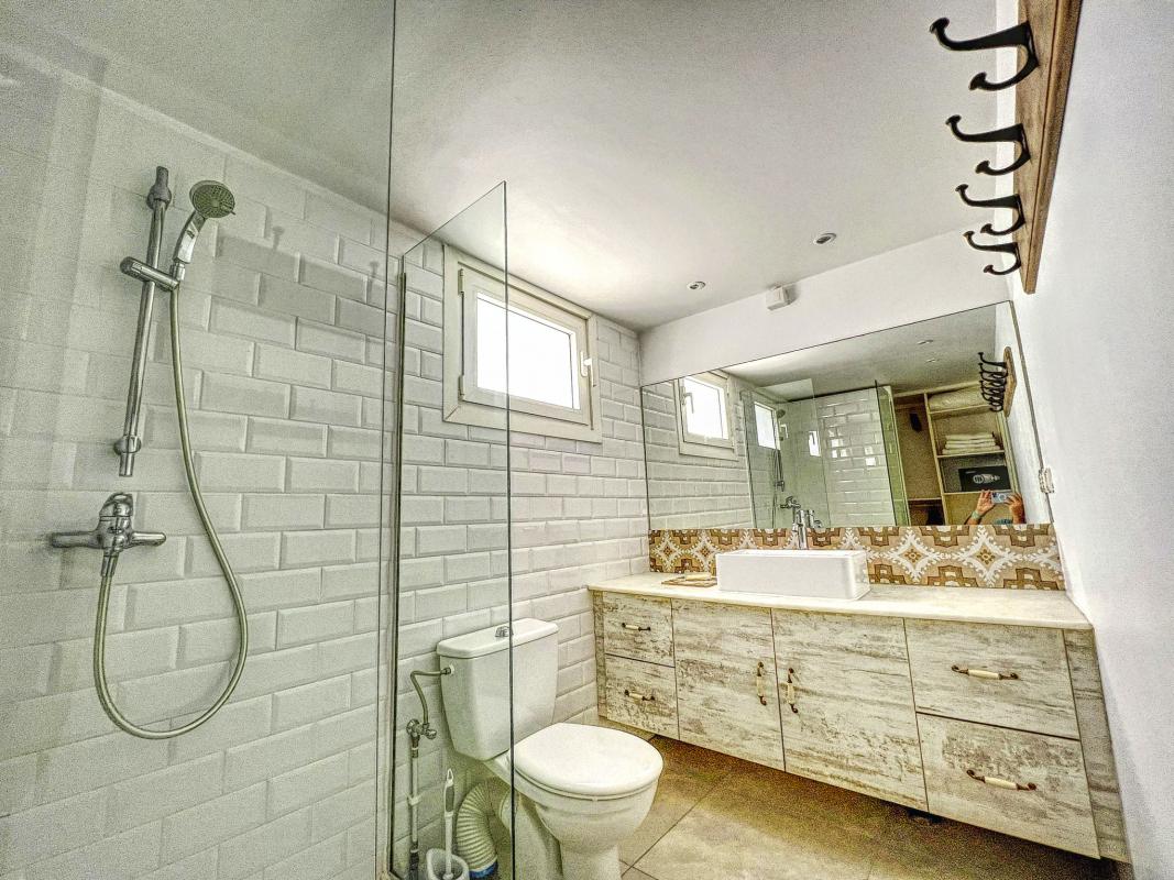 Villa 6 personnes à Baie Orientale-salle de douche-25